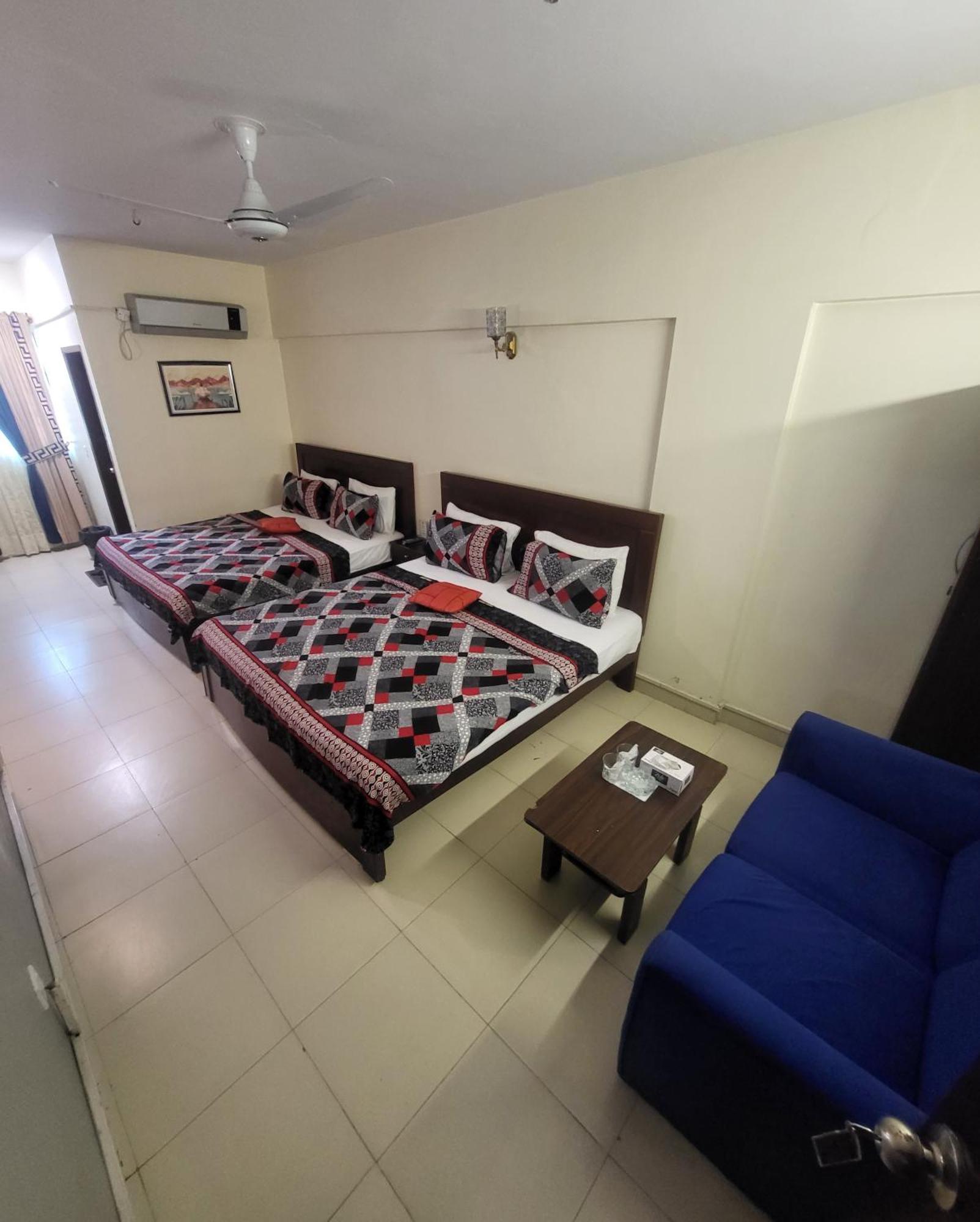 קראצ'י Hotel Rooms Dha מראה חיצוני תמונה