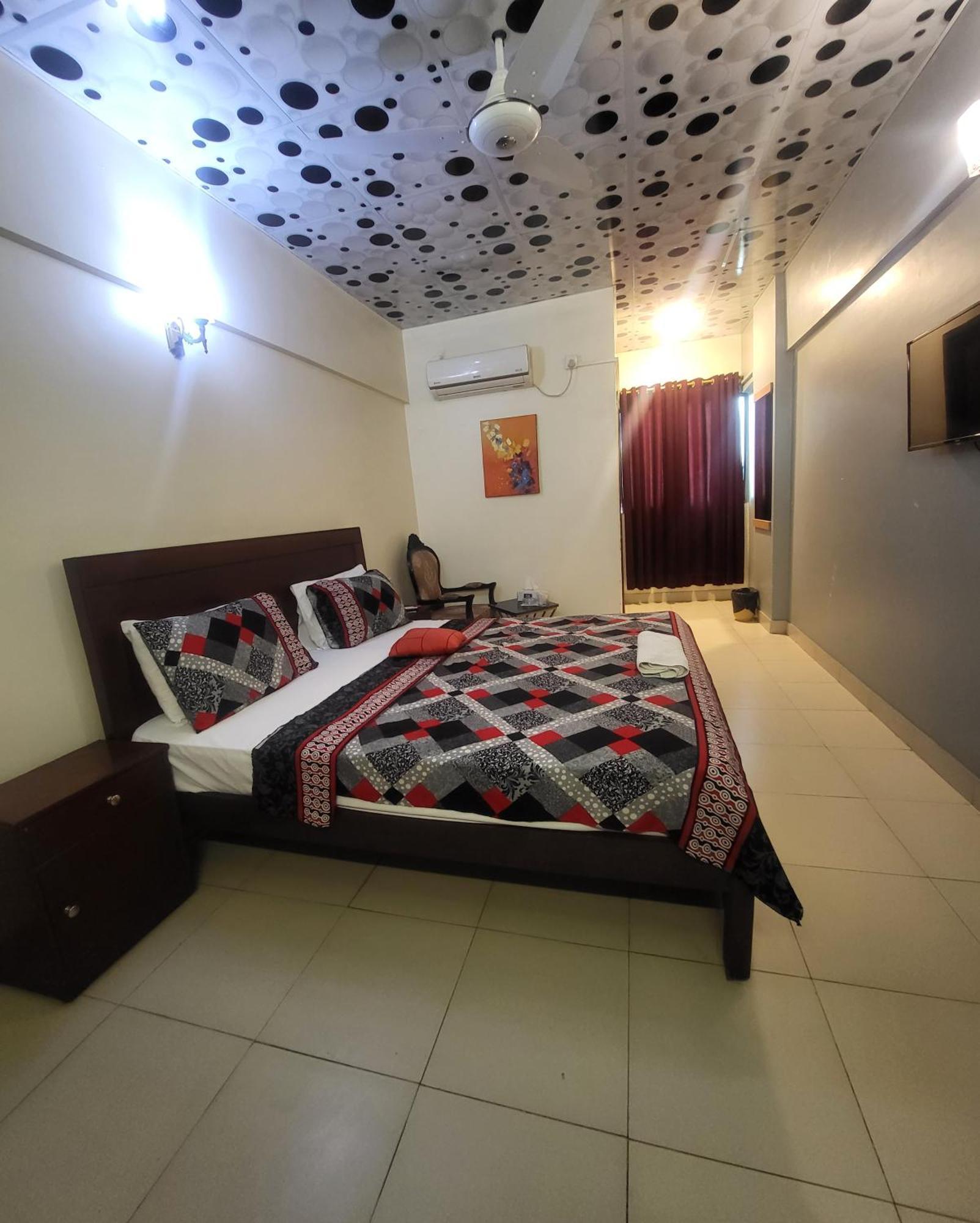 קראצ'י Hotel Rooms Dha מראה חיצוני תמונה