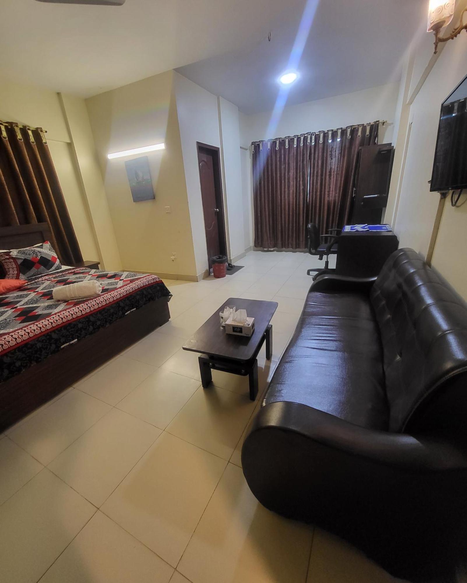 קראצ'י Hotel Rooms Dha מראה חיצוני תמונה